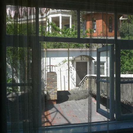 Old Town Guesthouse Sochumi Exterior foto